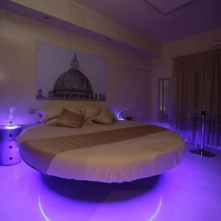 Myrome Vatican Rum bild